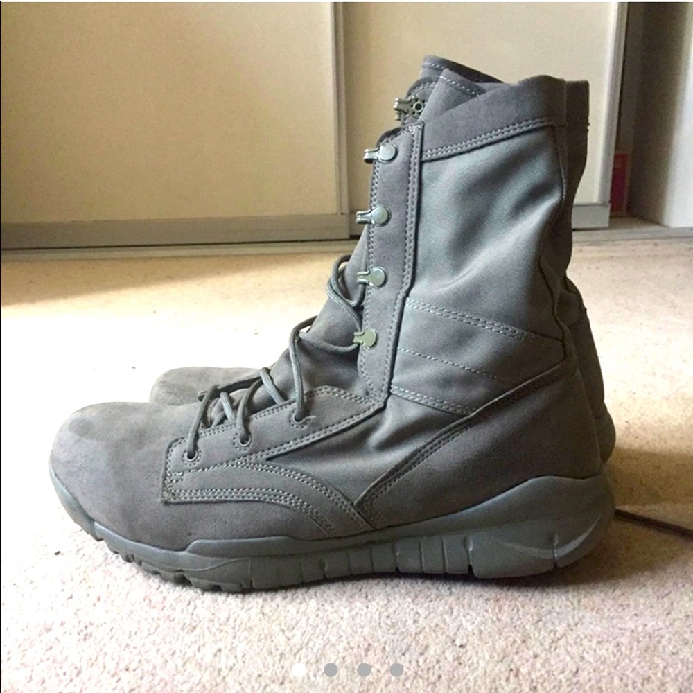 Nike SFB Special Field Boots - Sage Color.  (Men’s Size 10.5)